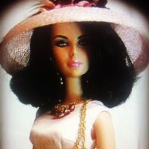 Meet your Posher, Mercedez